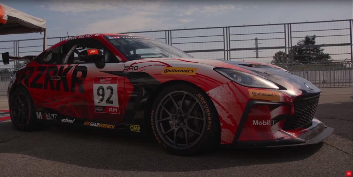 voiture de Keanu Reeves Toyota GR Cup