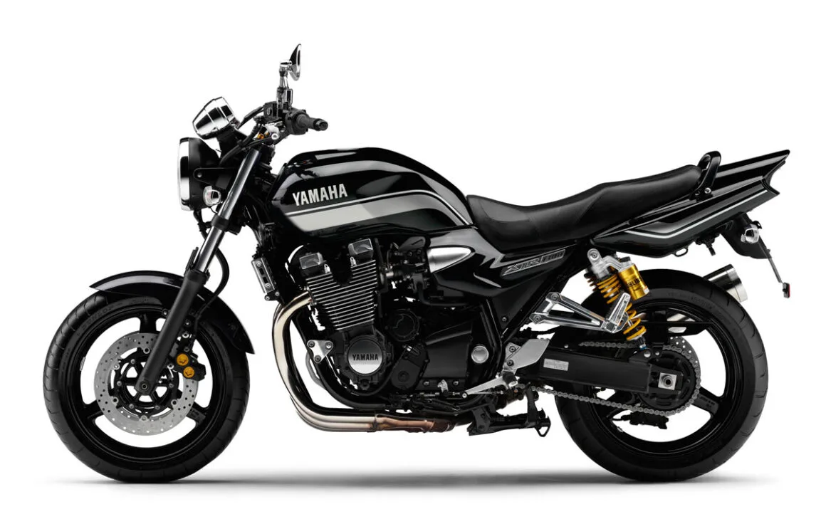 YAMAHA-XJR1300-2010