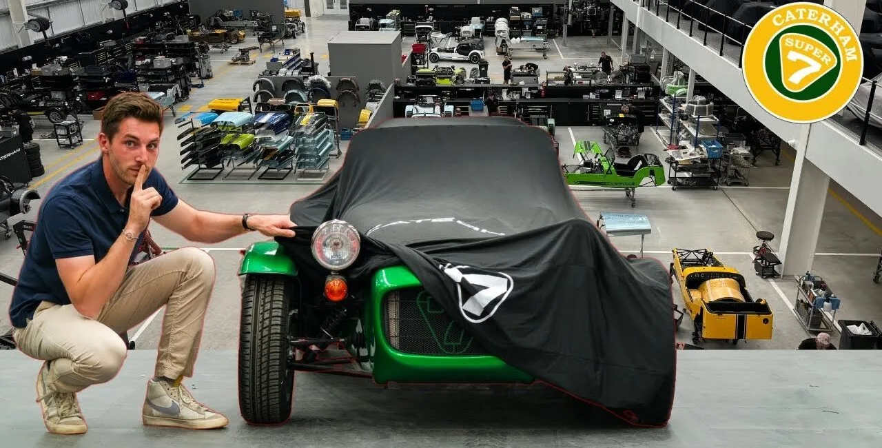 the gloved driver - Caterham